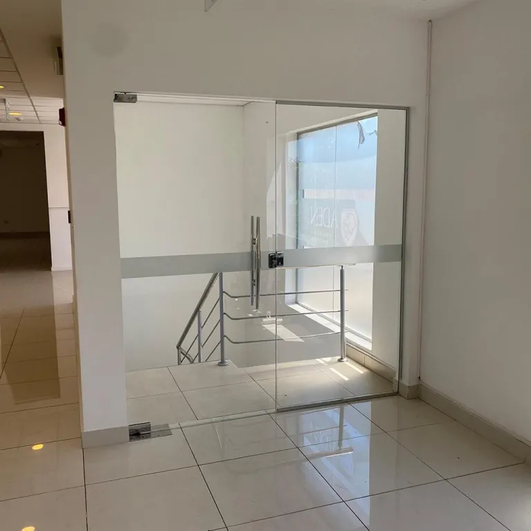 SE ALQUILA HERMOSO PISO PARA OFICINAS. ZONA VILLA MORRA — foto 3