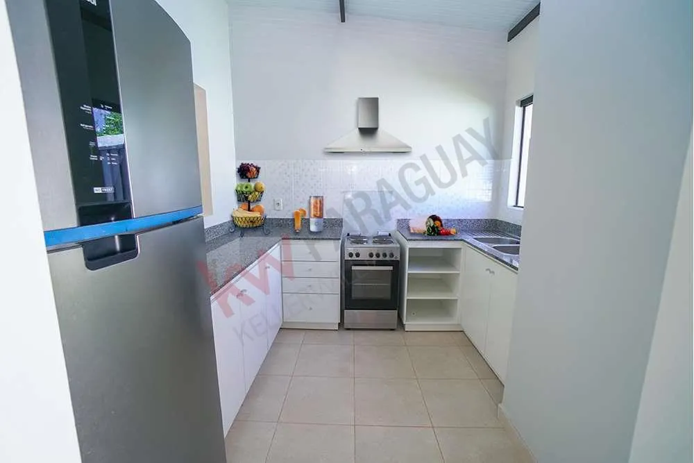 CASA FAMILIAR EN VENTA - LUQUE — foto 2