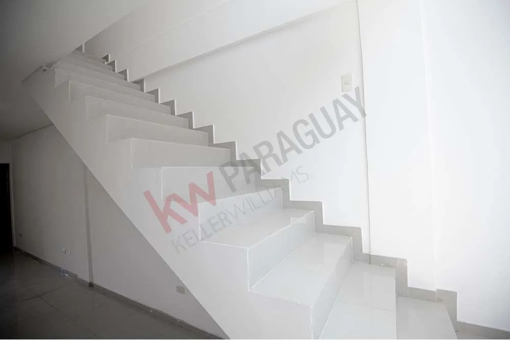 DUPLEX A ESTRENAR EN LAMBARE — foto 3