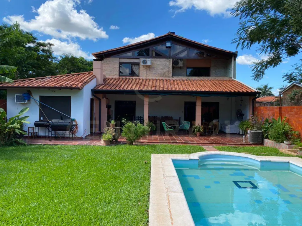 EN VENTA HERMOSA RESIDENCIA EN BARRIO MBURUCUYA — foto 3
