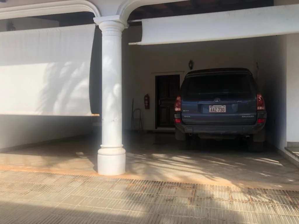VENDO IMPONENTE CASA NEO COLONIAL — foto 3