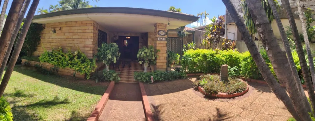 HERMOSA Y AMPLIA CASA EN SAJONIA sobre ISABEL LA CATÓLICA — foto 3