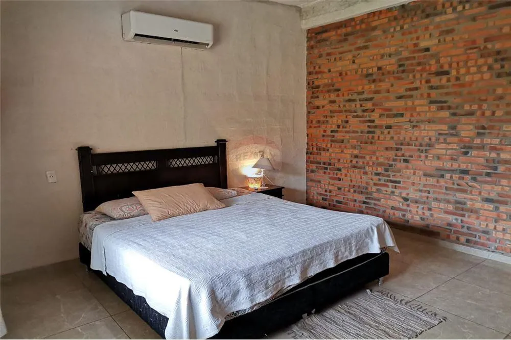 LUQUE- EN VENTA CASA EN ZONA RAKIURA BO. LOMA MERLO — foto 2