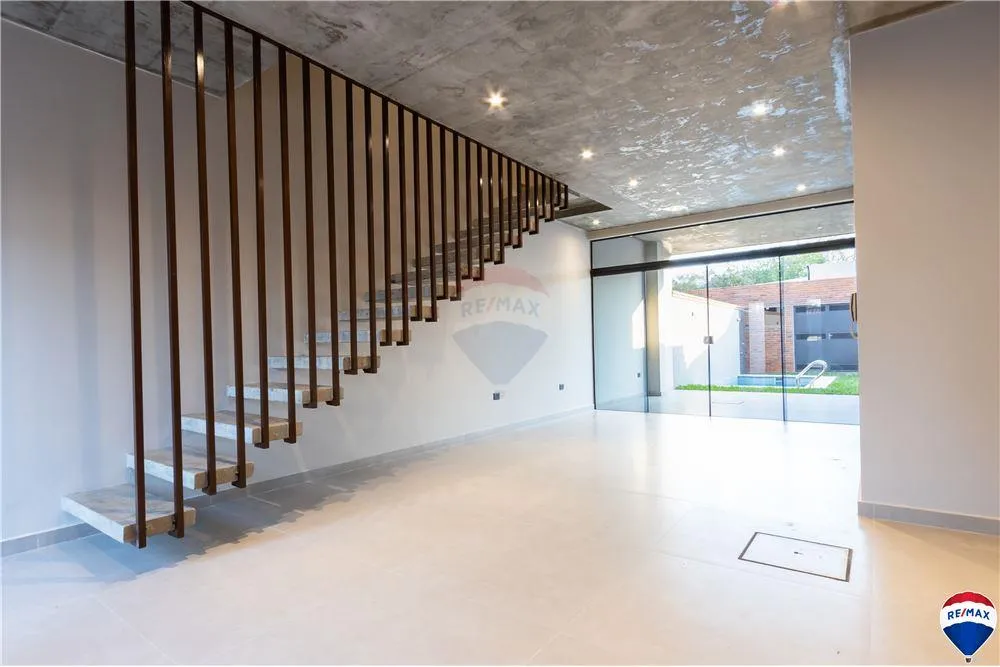 VENDO LUJOSO DUPLEX A ESTRENAR EN MARIANO ROQUE ALONSO — foto 2