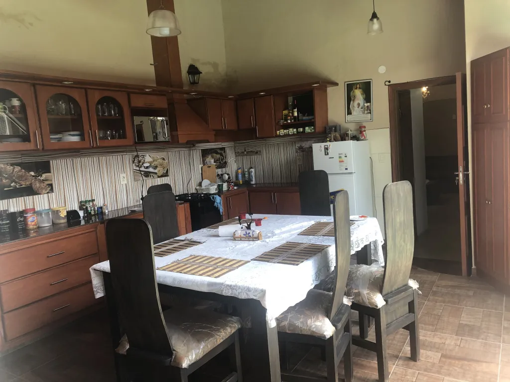 VENDO HERMOSA CASA EN ÑEMBY CON SALONES COMERCIALES — foto 2