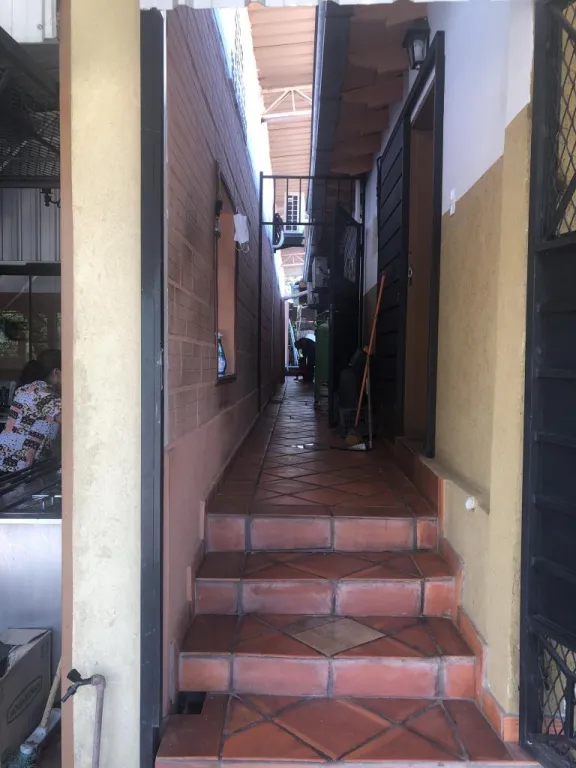 VENDO HERMOSA CASA EN ÑEMBY CON SALONES COMERCIALES — foto 3
