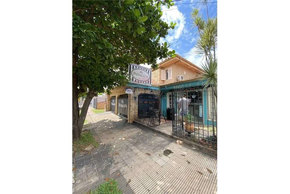 VENDO HERMOSA RESIDENCIA EN BO. YKUA SATI — foto 2