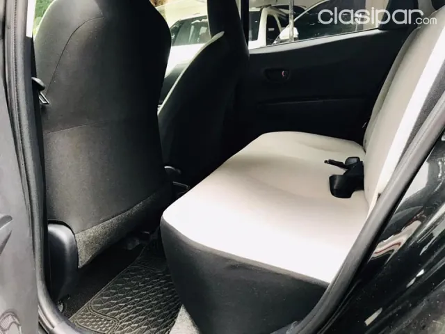 Toyota Vitz 2012 — foto 4