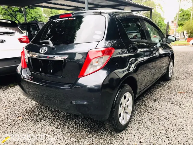 Toyota Vitz 2012 — foto 5