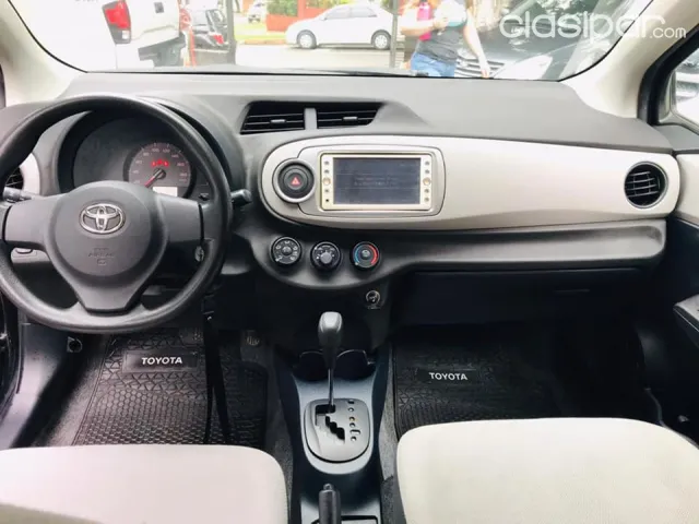 Toyota Vitz 2012 — foto 7