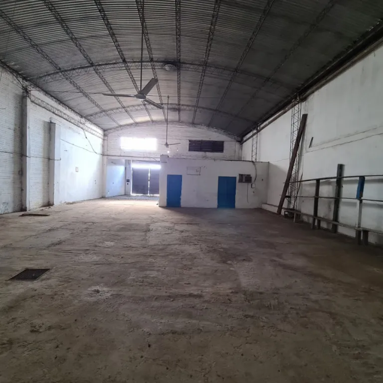 AVDA. MME LYNCH – MCAL. LÓPEZ: 360M2 – FUNCIONAL DEPOSITO REFRIGERADO + OFICINAS. — foto 2