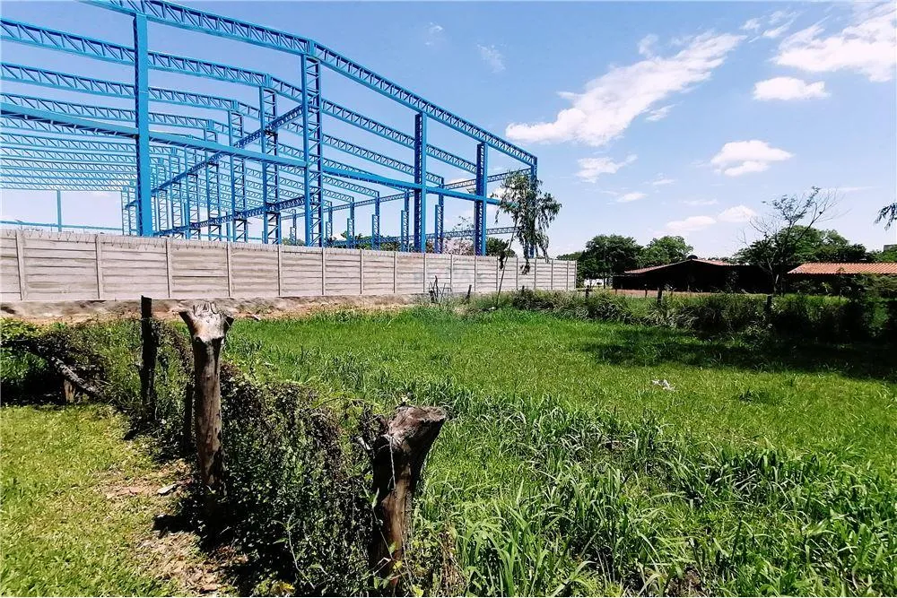 OFERTA DE HERMOSO TERRENO EN EL CENTRO DE LUQUE — foto 3