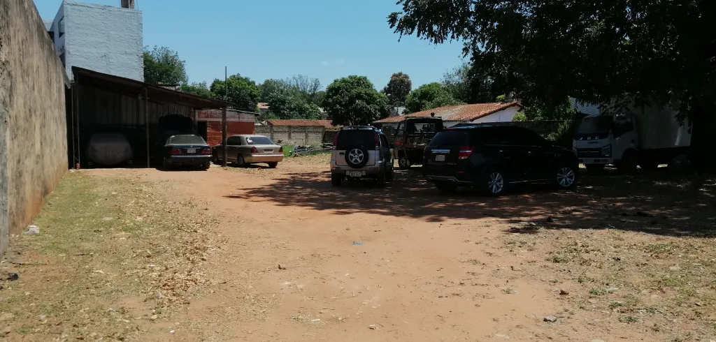 INCREÍBLE!! 4 TERRENOS JUNTOS EN CENTRO DE FERNANDO DE LA MORA ZONA SUR!! — foto 3