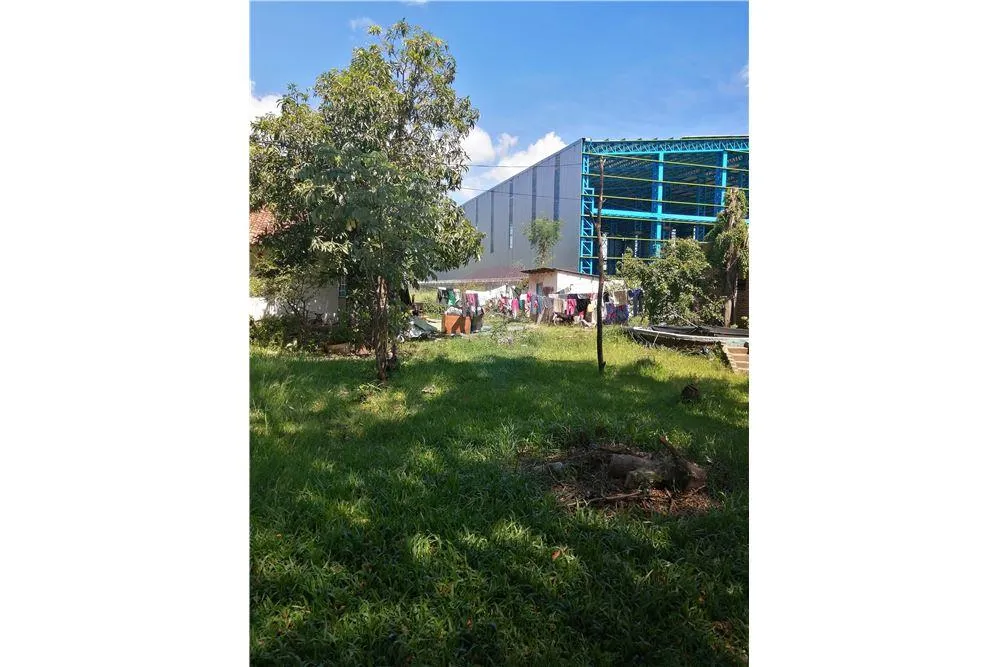 VENTA DE 3 LOTES JUNTOS EN EL CENTRO DE LUQUE — foto 2