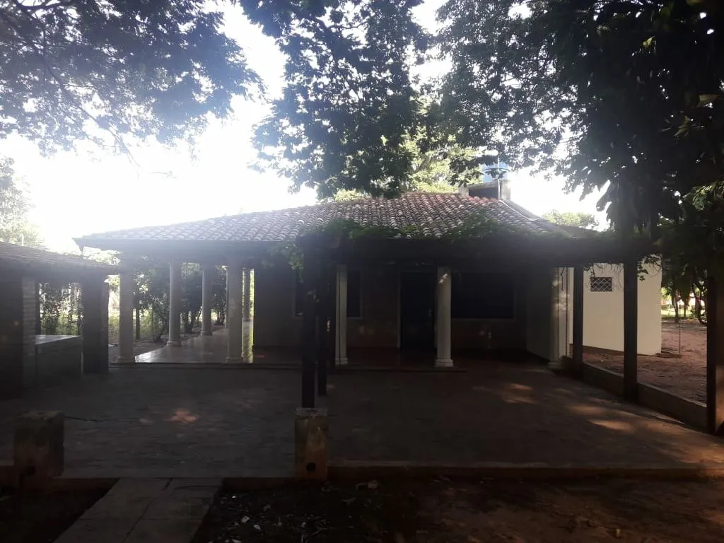 8 terrenos juntos en Capiata con 2 casas — foto 3