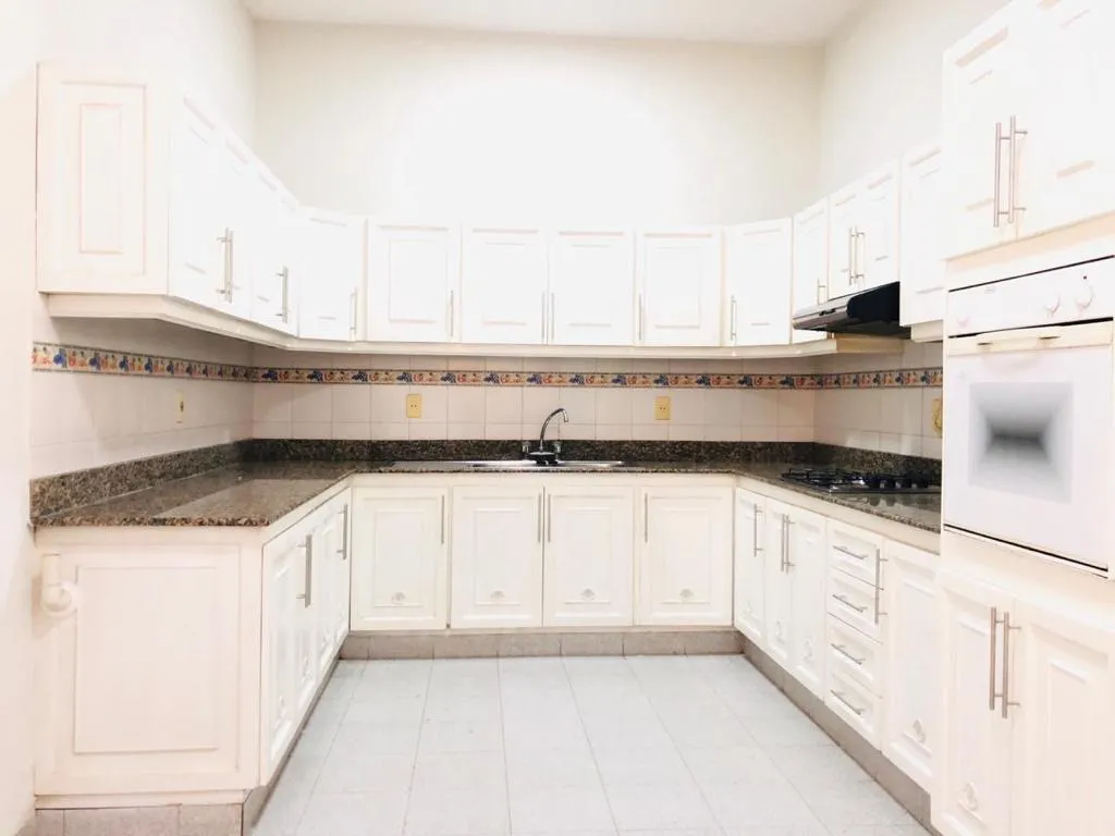 CARMELITAS - ASA: SOFISTICADA RESIDENCIA EN VENTA, PISCINA, JARDÍN, 450.000 USD. — foto 3