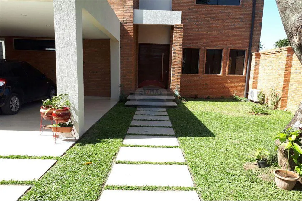 VENDO RESIDENCIA DE LUJO EN MARIANO ROQUE ALONSO 195,000 USD — foto 2