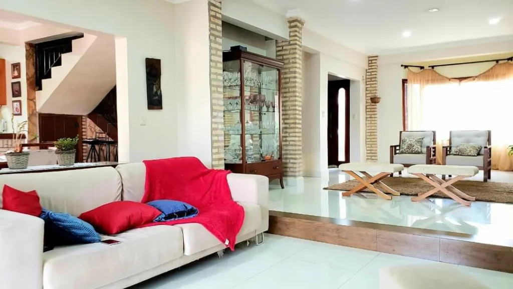 VENDO HERMOSA RESIDENCIA EN VILLA BANCARIA — foto 2
