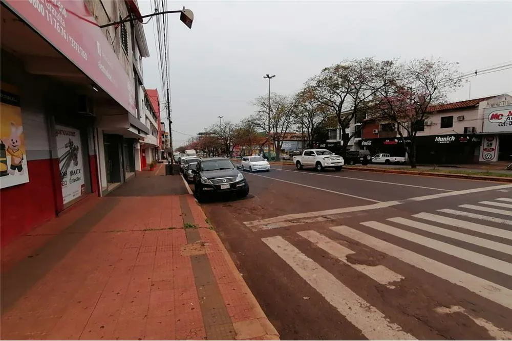 Edificio de Departamentos con local comercial — foto 2