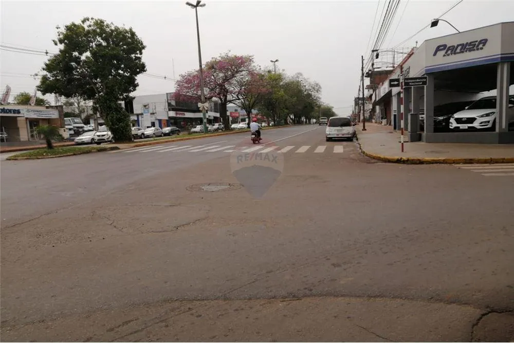 Edificio de Departamentos con local comercial — foto 3