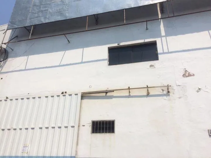 ALQUILO O VENDO DEPOSITO SOBRE MADAME LYNCH COD 2916 — foto 2