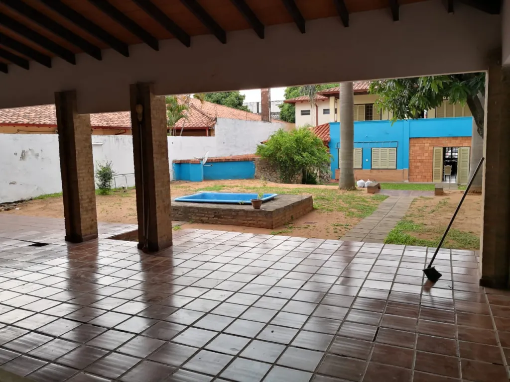 Vendo Residencia de categoría en Barrio San Vicente — foto 3