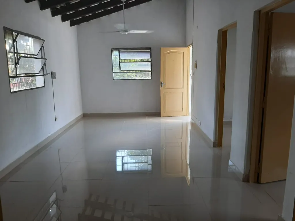 ALQUILO CASA EN BARRIO SAN PABLO DE 4 DORMITORIOS — foto 2