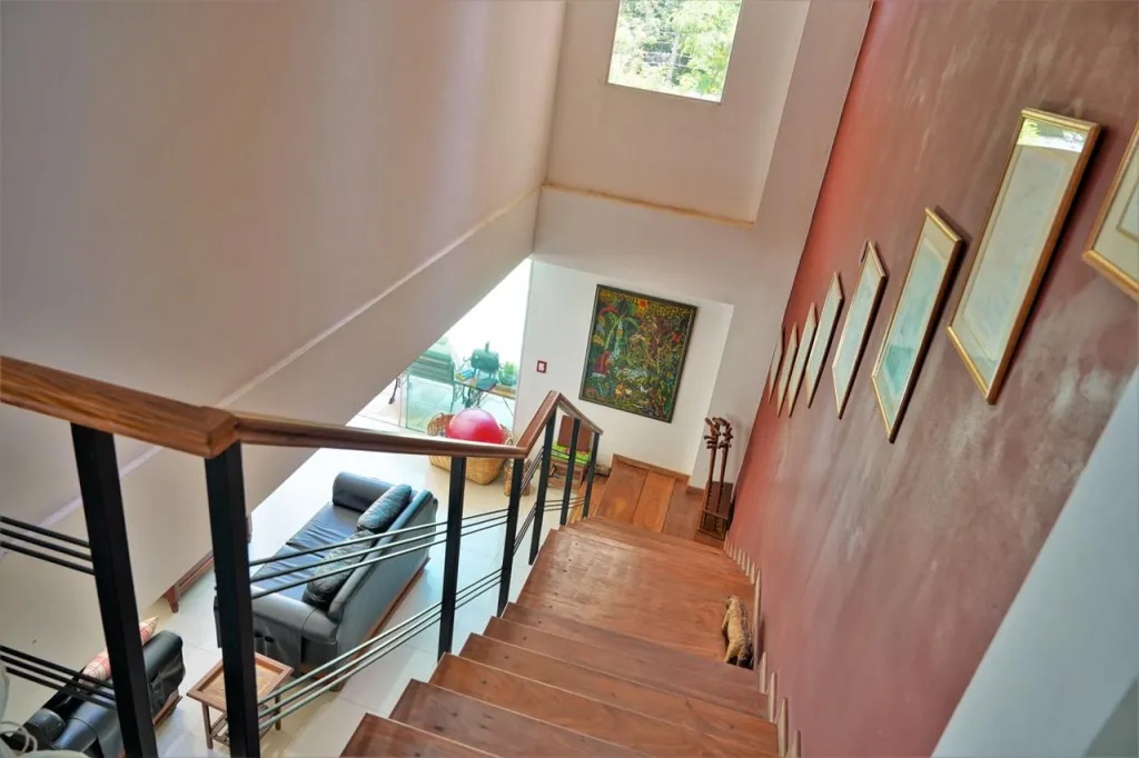 VENDO CASA DE 3 NIVLES EN PLENO MBURUCUYA — foto 2