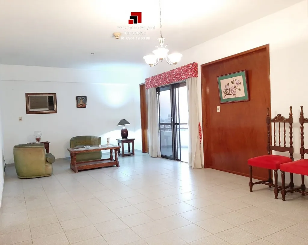 VENDO AMPLIO Y CÓMODO DEPARTAMENTO DE TRES DORMITORIOS S CABALLERO, EN BUEN EDIFICIO — foto 2