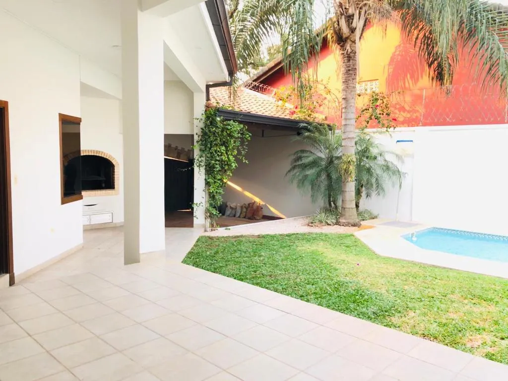 VENDO IMPECABLE RESIDENCIA DE 3 DORMITORIOS, EN BARRIO CARMELITAS‼️‼️ — foto 3