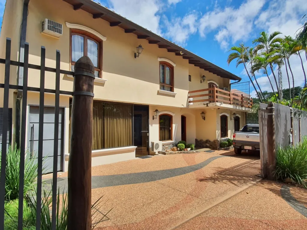 HERMOSA RESIDENCIA EN Bo. SAN CRISTOBAL ASUNCIÓN — foto 2