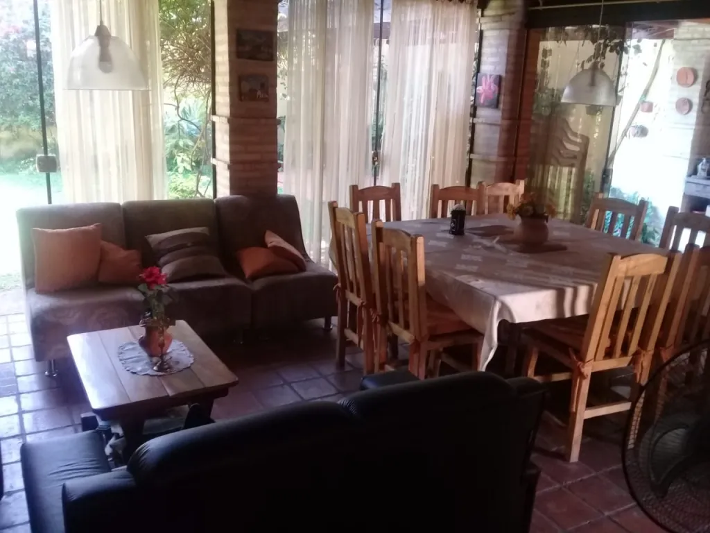 VENDO CASA EN MBURUCUYA RODEADO DE AVENIDAS — foto 2