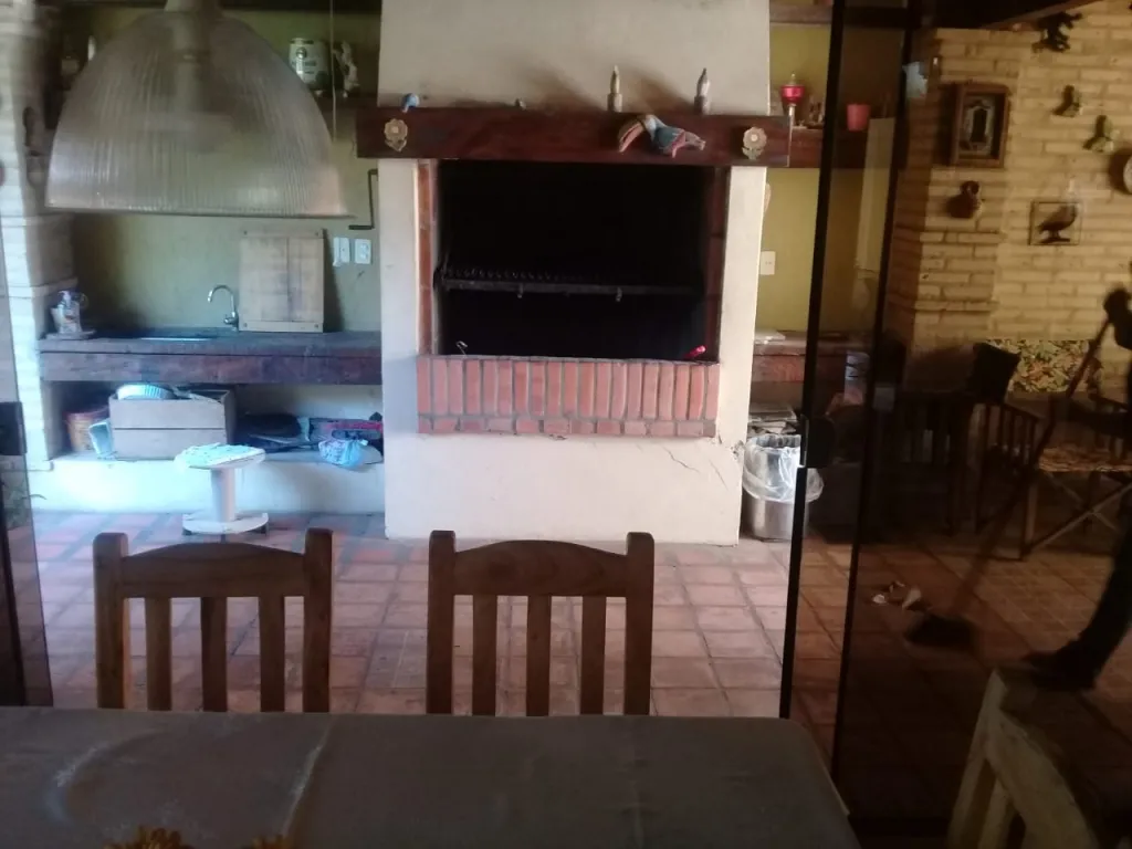 VENDO CASA EN MBURUCUYA RODEADO DE AVENIDAS — foto 3