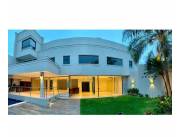 Venta Residencia Premium en Pleno Villa Morra 880,000 USD