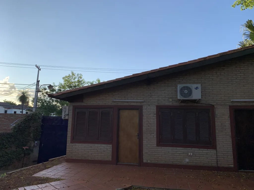 Alquilo amplia casa fernando de la Mora zona norte — foto 3