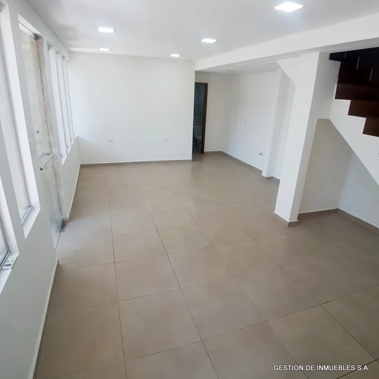 ALQUILO DUPLEX EN LAS MERCEDES — foto 3