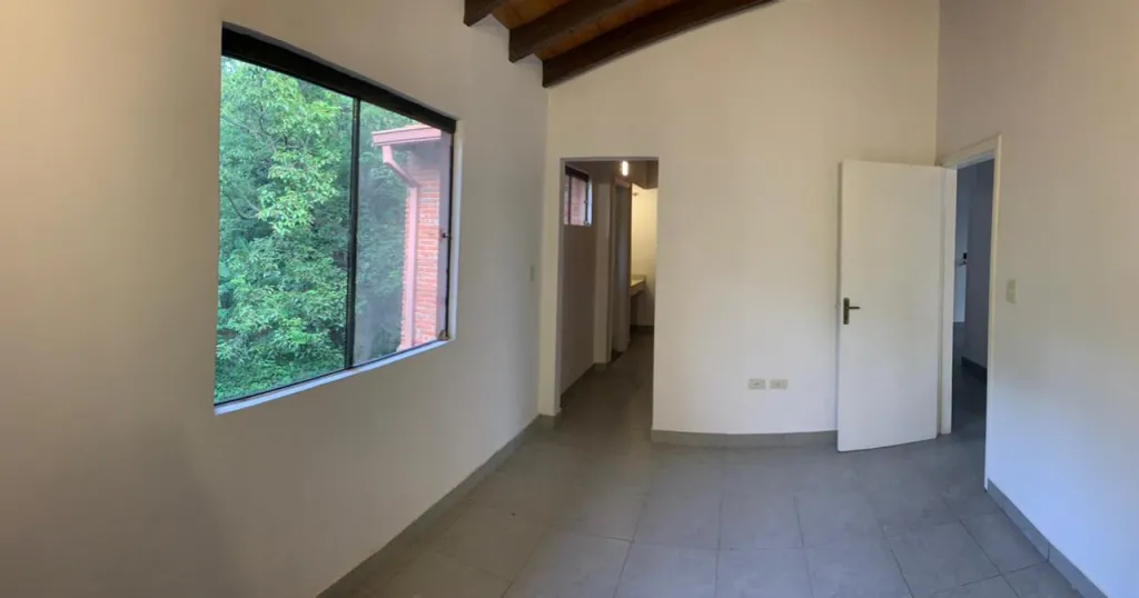 VILLA AURELIA: ELEGANTE UBICACIÓN, 3 DORMITORIOS, JARDÍN, PISCINA, 167.000USD. — foto 3