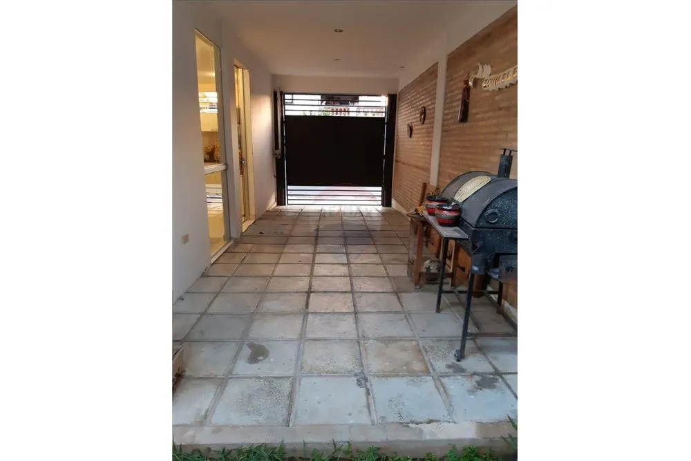 DUPLEX EN BARRIO SAJONIA — foto 2