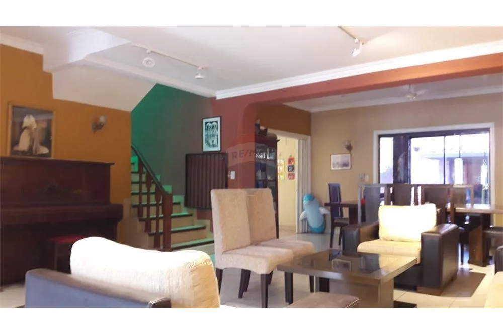 VENDO CASA EN SAJONIA SOBRE AVDA CARLOS A. LOPEZ — foto 2