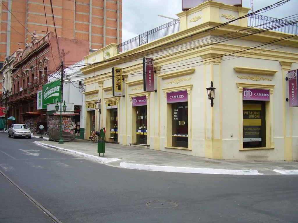 VENDO ESQUINA PRIVILEGIADA EN EL CENTRO DE ASUNCION — foto 2