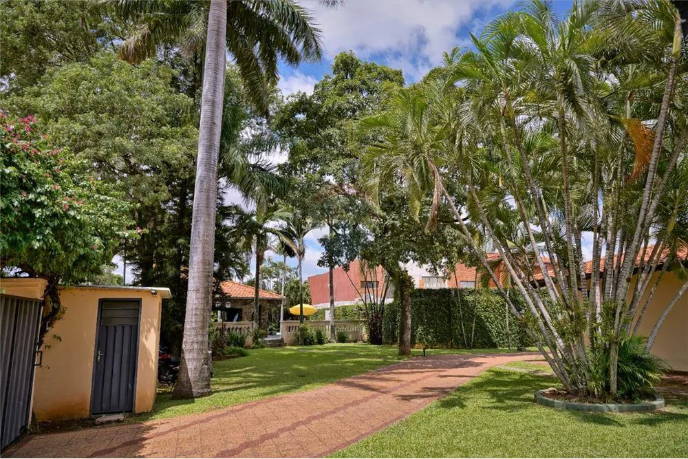HERMOSA Y AMPLIA RESIDENCIA EN MBURUKUYA 1,200,000 USD — foto 3