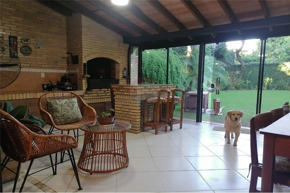 Hermosa residencia en Barrio Sajonia 240,000 USD — foto 2