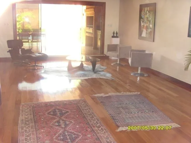CARMELITAS: LUJOSA RESIDENCIA – 4 DORMITORIOS, JARDÍN, PISCINA – 3.000 USD. — foto 2
