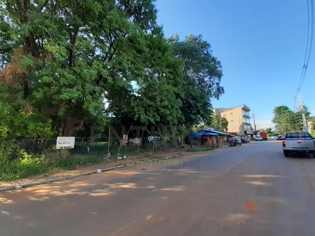 EN VENTA AMPLIO TERRENO A PASOS DE ACCESO SUR ZONA MUY COMERCIAL. — foto 2