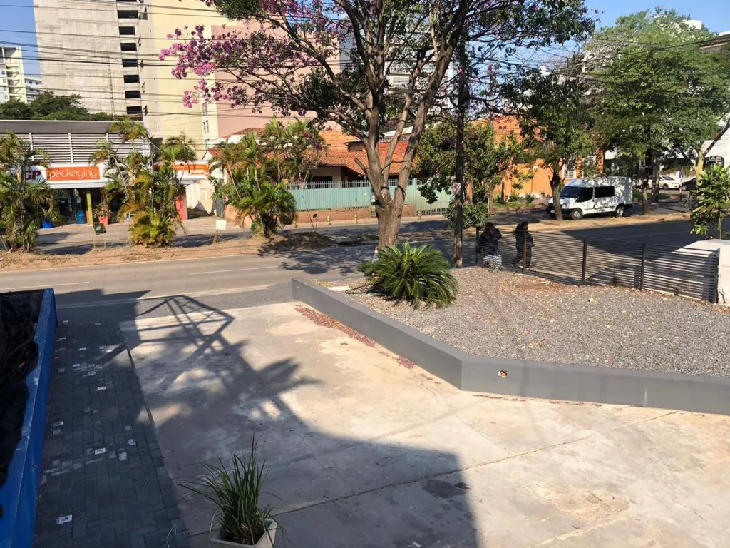 CARMELITAS IDEAL!: SHOW ROOM, EMPRESAS, (SUPERFICIES FRACCIONABLES), 1.850M2, PARKING. — foto 2