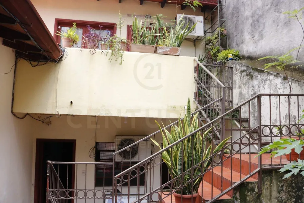 EN VENTA CASA CON SALON COMERCIAL EN EL CENTRO DE ASUNCION. — foto 3