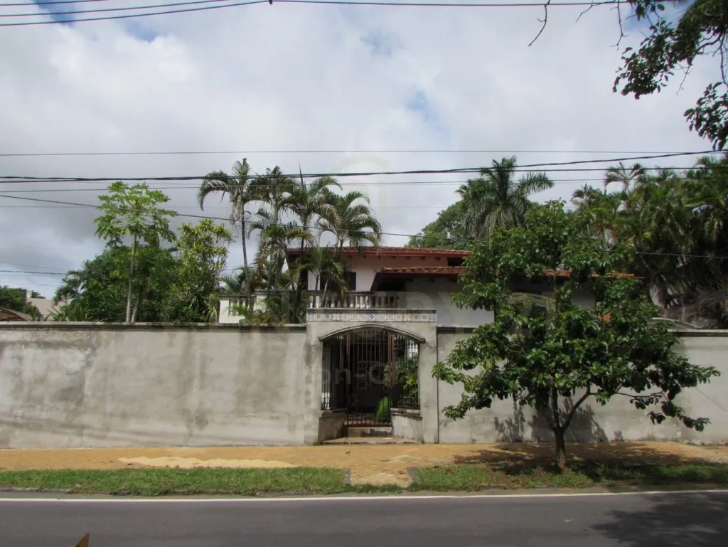 Hermosa vivienda de estilo neocolonial — foto 2