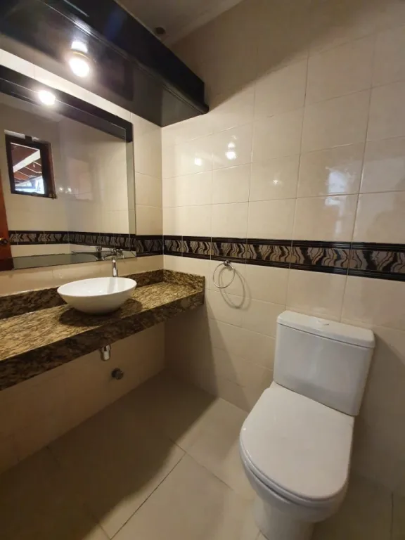 Se alquila casa en condominio cerrado zona Ykua Sati — foto 3