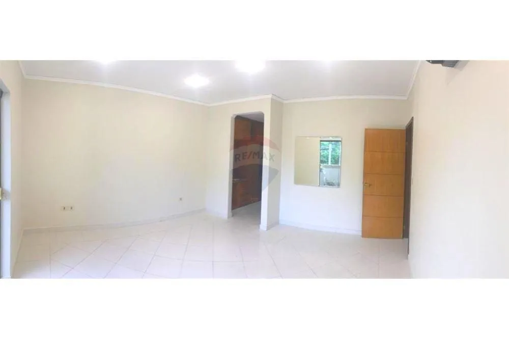 Hermosa Casa en Lambare de 3 Dormitorios — foto 2