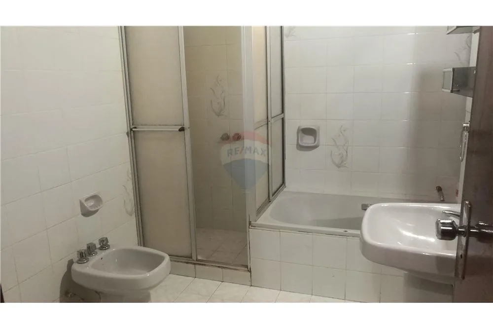 ALQUILO AMPLIA CASA EN SAN LORENZO - CENTRO — foto 3